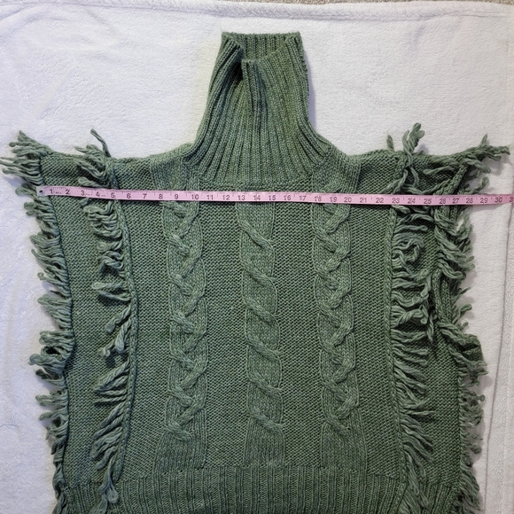 Betty Betty Wool Blend Fringe Poncho Turtleneck Sweater Green Chunky Knit L - Picture 10 of 13